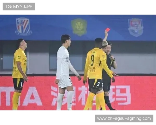 VAR介入改判红牌丁海峰飞踹对手背部青岛西海岸10人作战陷被动